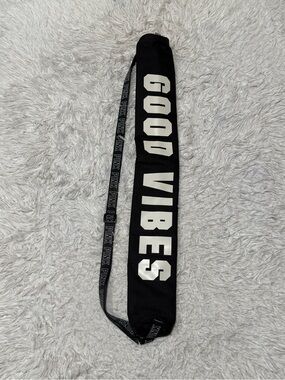 PINK Victoria's Secret Black 'Good Vibes' Mat Carrier